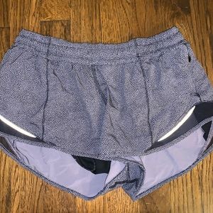 LuLuLemon hotty hot 2.5 low rise